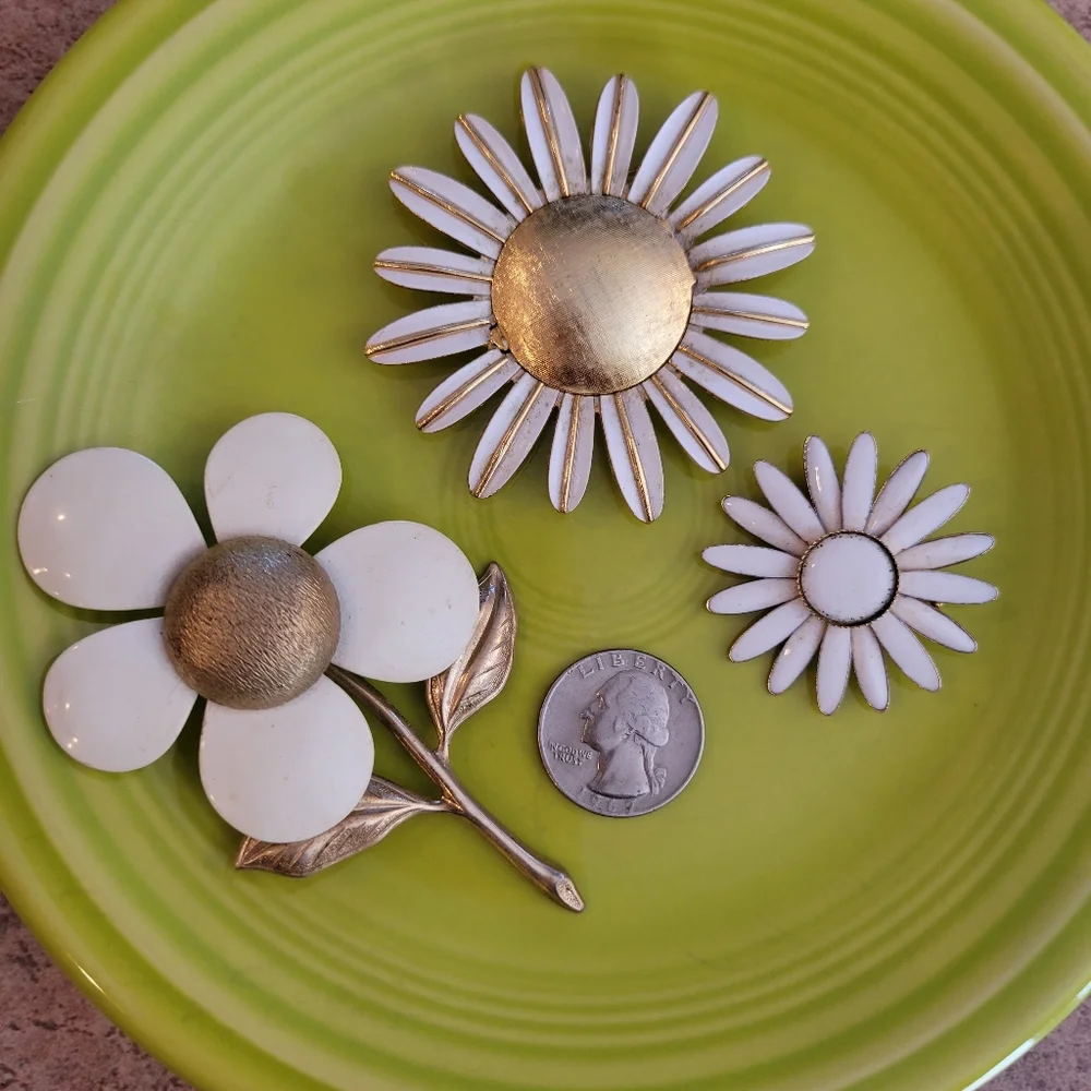 Trio of Vintage Flower Brooches ~ MCM ~ Sarah Coventry ~ Avon ~ Pretty! Mod!